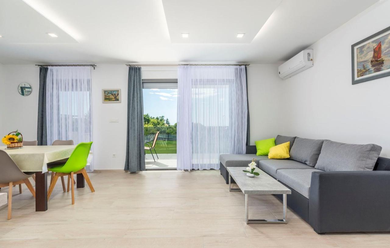 Apart Residence Blue Sea ポレッチ エクステリア 写真