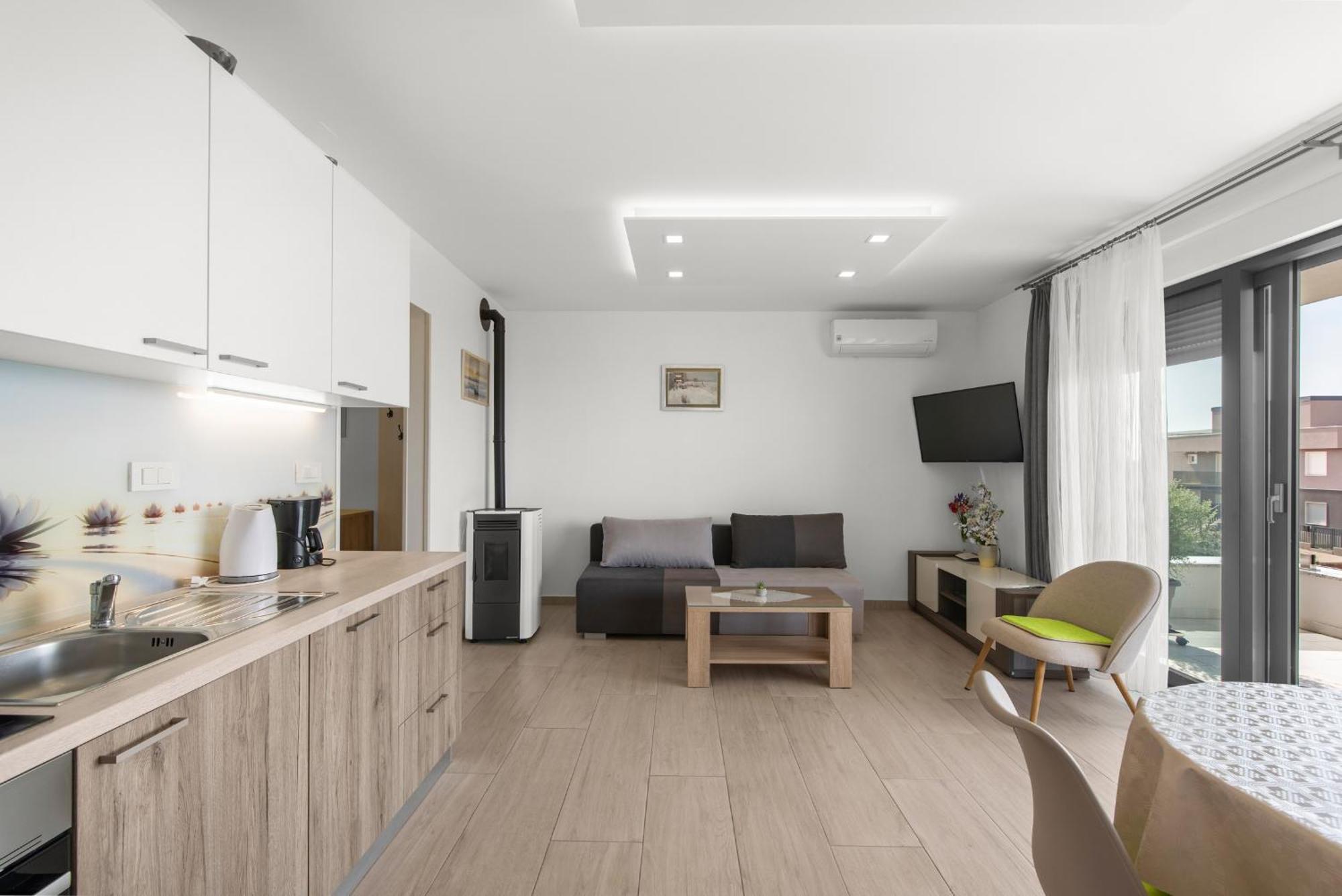 Apart Residence Blue Sea ポレッチ 部屋 写真